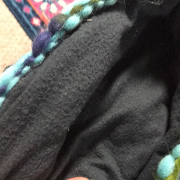 100% wool hat and mitts - Picture 7 of 9